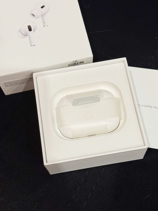 Apple AirPods Pro 2 (Lightning) — оригінал у дуже хорошому стані