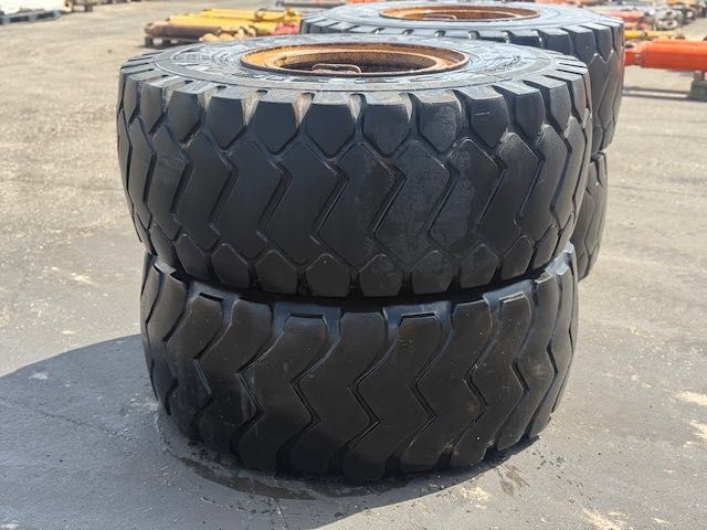 KOŁA 23.5R25 do ładowarki case 821 e komplet