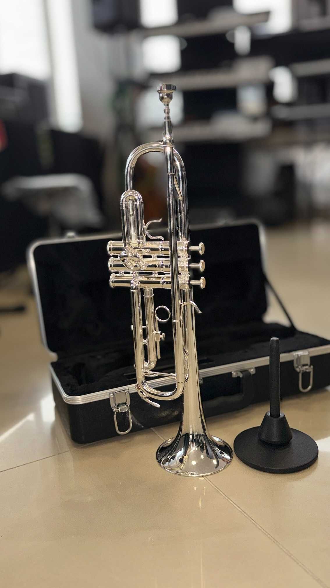 J.Michael TR-300 SZ trąbka futerał statyw