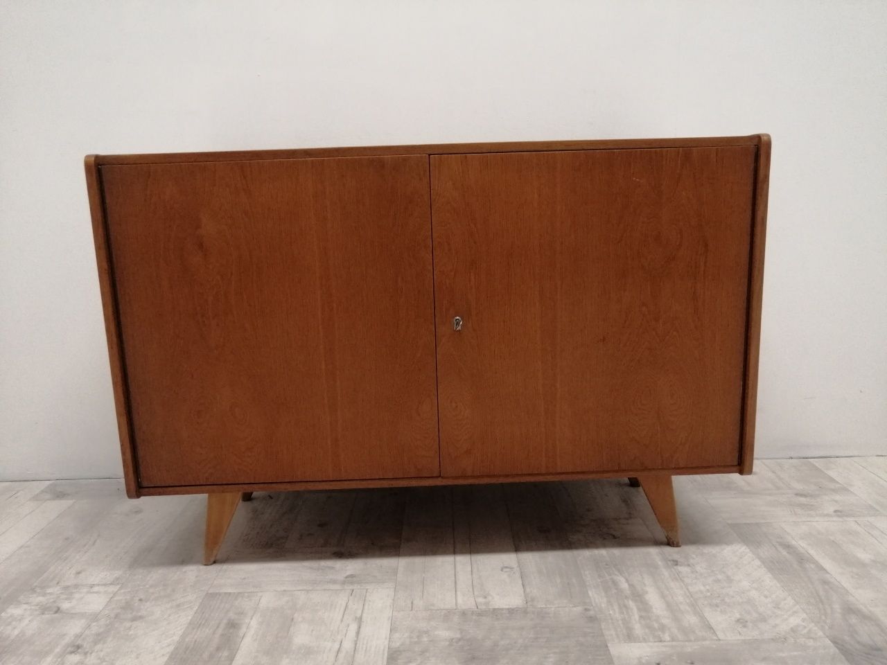 komoda Prl sideboard pod telewizor do salonu duńska Jiroutek vintage