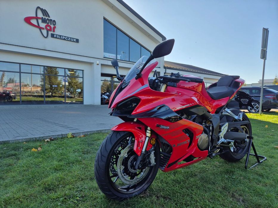 QJMOTOR SRK 800RR 778 CM3 102 KM 6 Biegów Brembo ABS Zbiornik 16 L Stalowa Rama