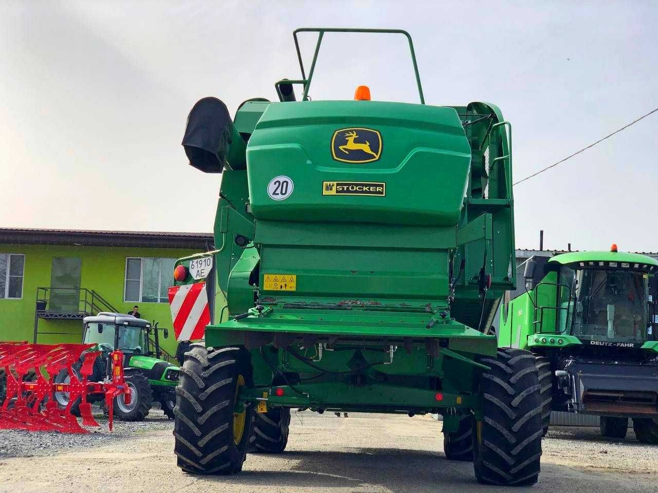 Комбайн John Deere W 440 (2014)