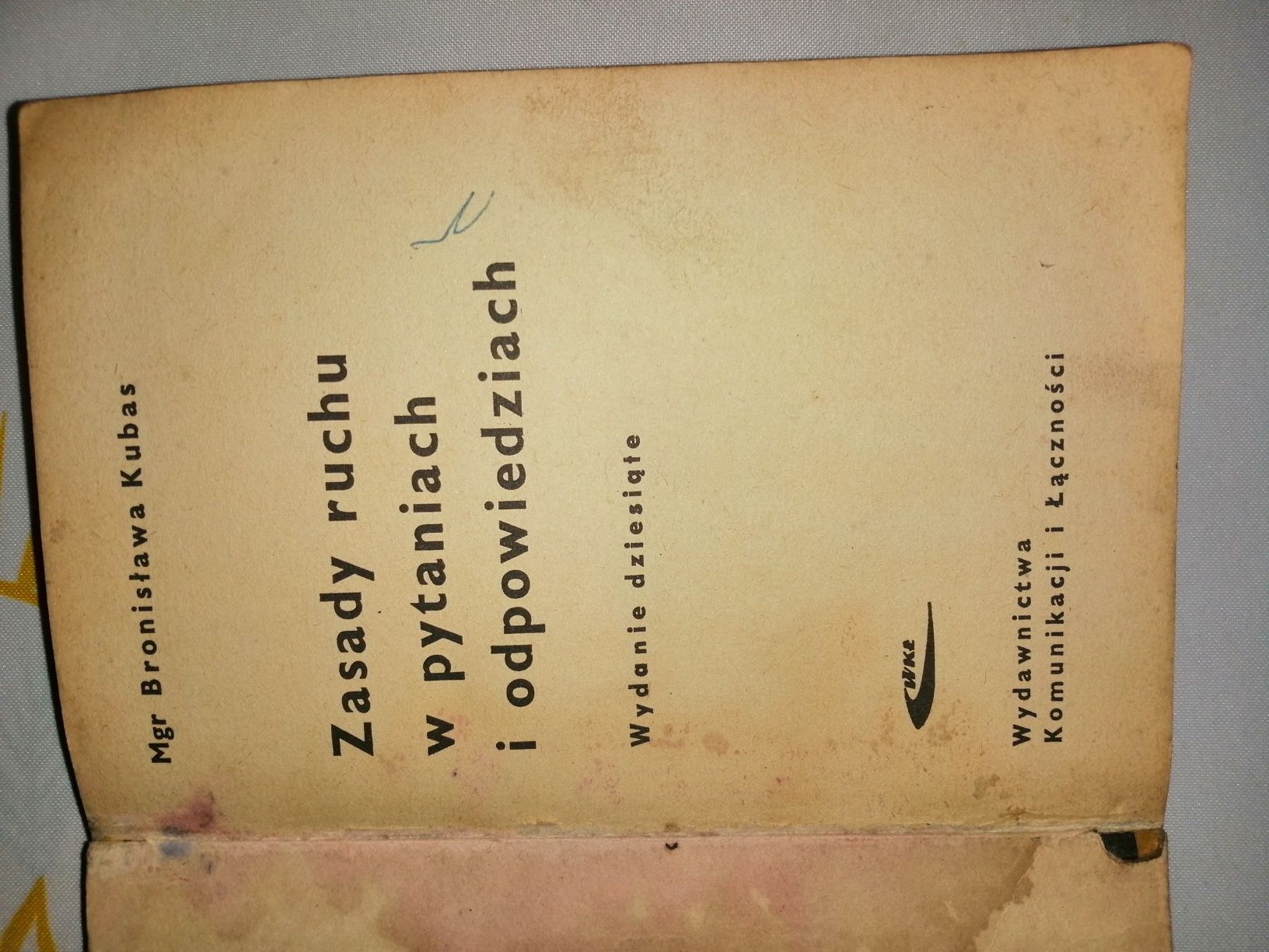 Książka instruktażowa zasady ruchu w pytaniach i odpowiedziach z 1972