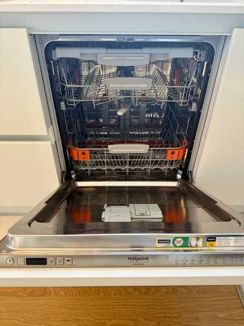 Máquina de Lavar Loiça de Encastre HIC 3O33 WLEG - HOTPOINT