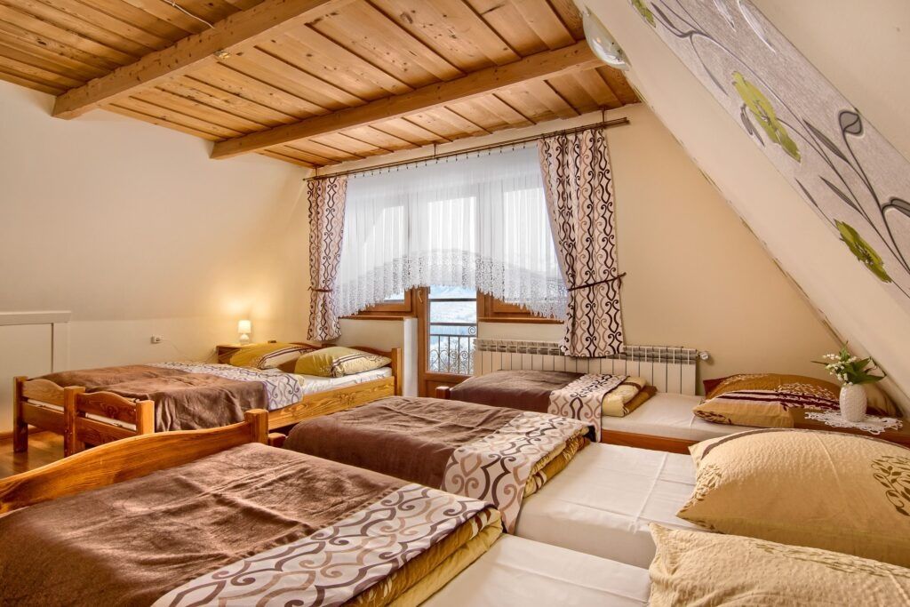 #WAKACJE #Noclegi z wyżywieniem #Gliczarów GórnySTOŁOWE k/Zakopanego