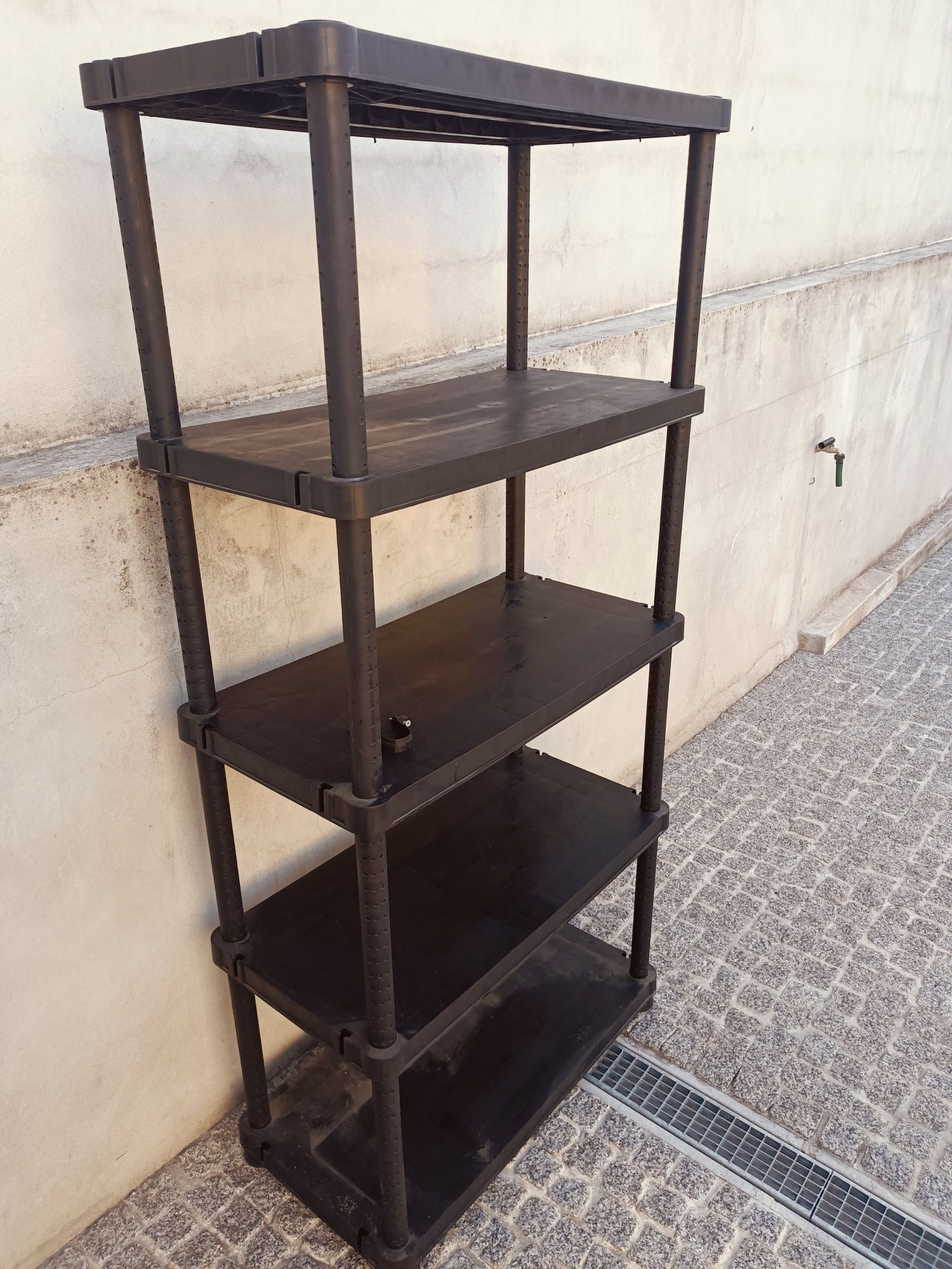 Estante PVC preta