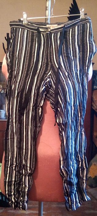 отдам брюки, талия 74-76см