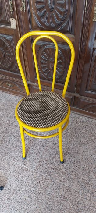 Vendo cadeira ferro forrada com veludo
