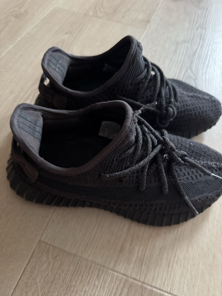 yezzy 350.