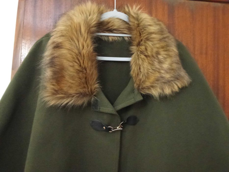 Casacos de ganga e capa.