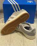 Szaro-biały chleb Adidas 00s 43
