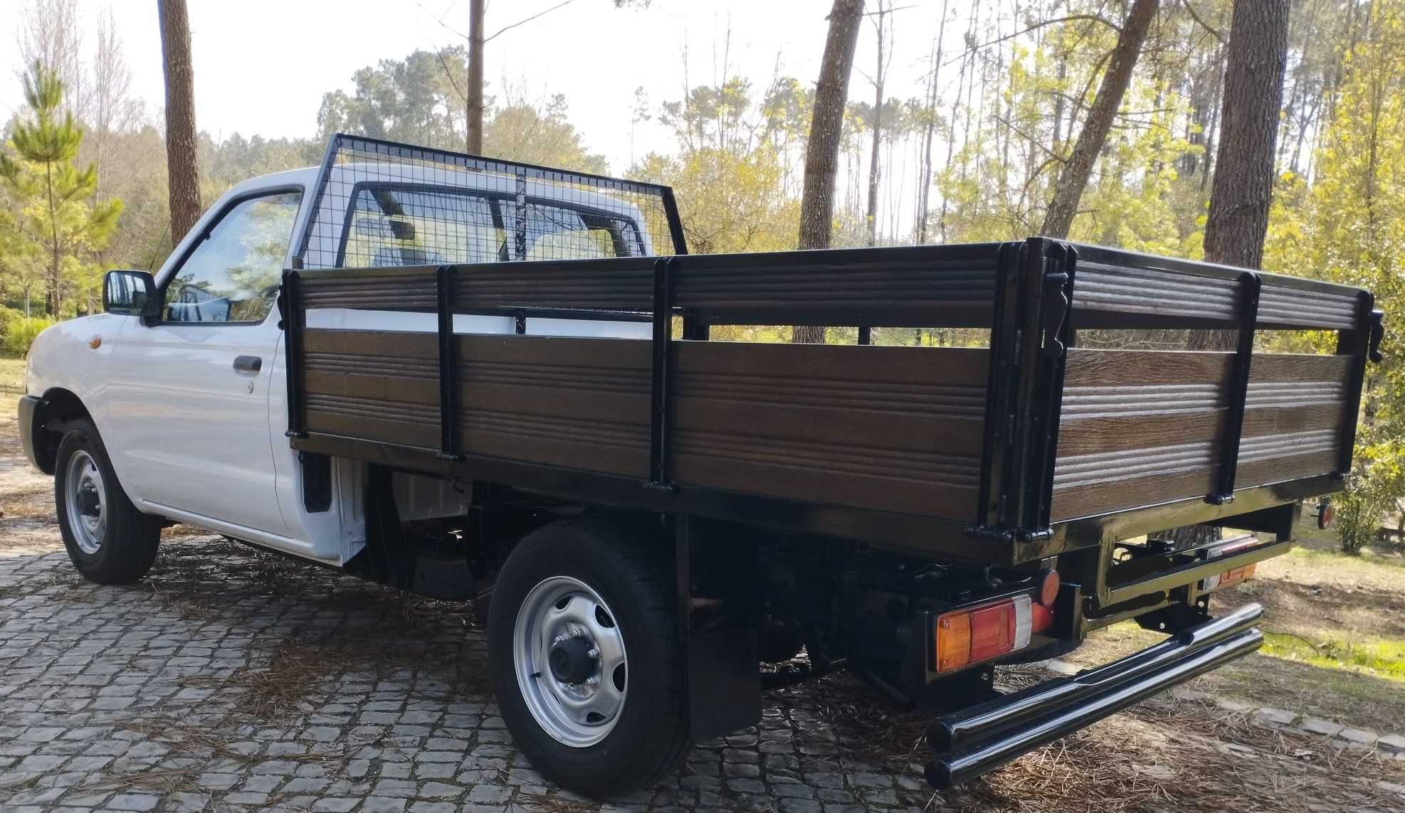 Carrinha Nissan D22 Hilux SÓ 102 MIL KMS 3 lugares ano 2002
