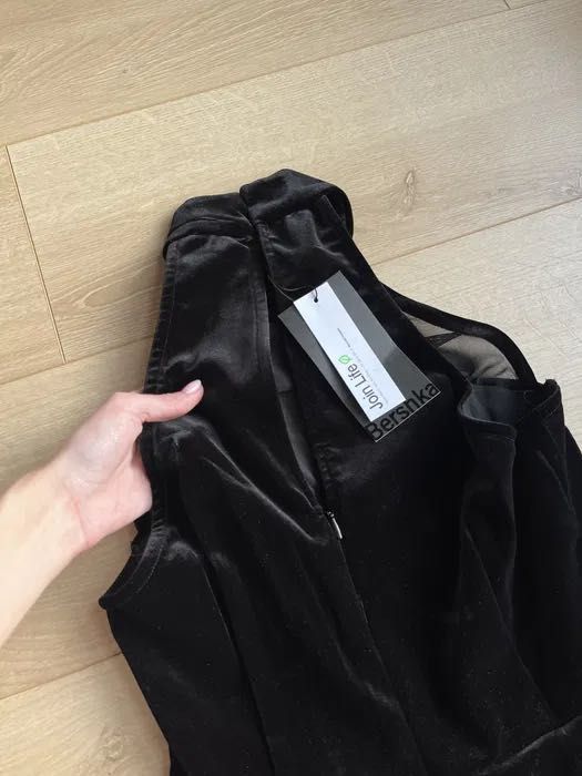 Bershka viral gorsetowa sukienka czarna krótka  aksamit tiulowa sexy M
