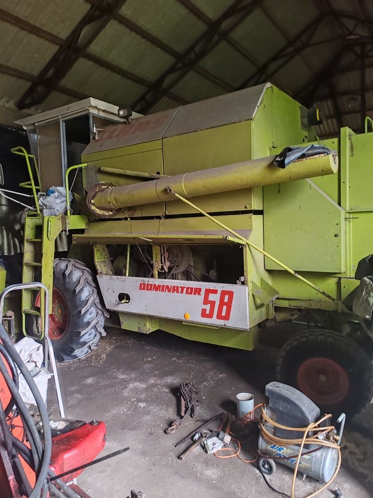 Claas Dominator 58