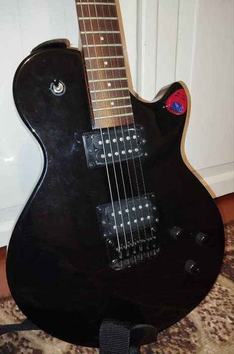 Електрогітара б/в