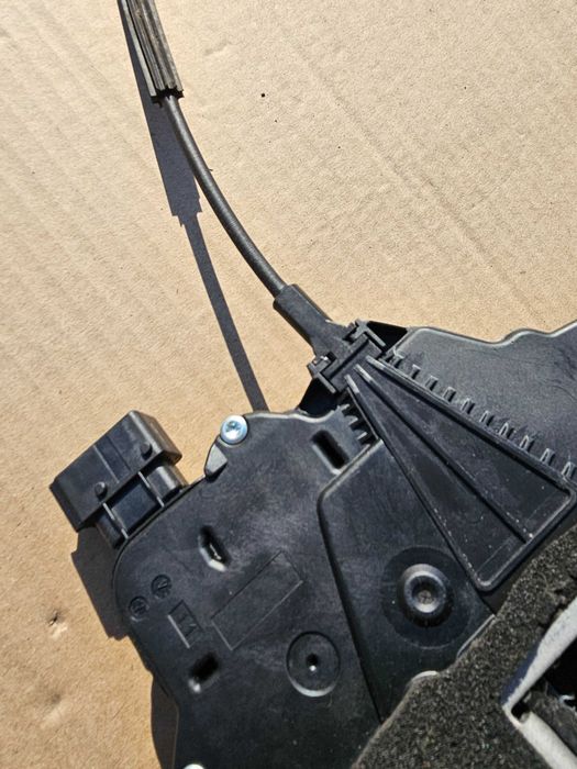 Zamek Drzwi Lewy Przód Opel Meriva B EUROPA 6 Pinów Symbol EE