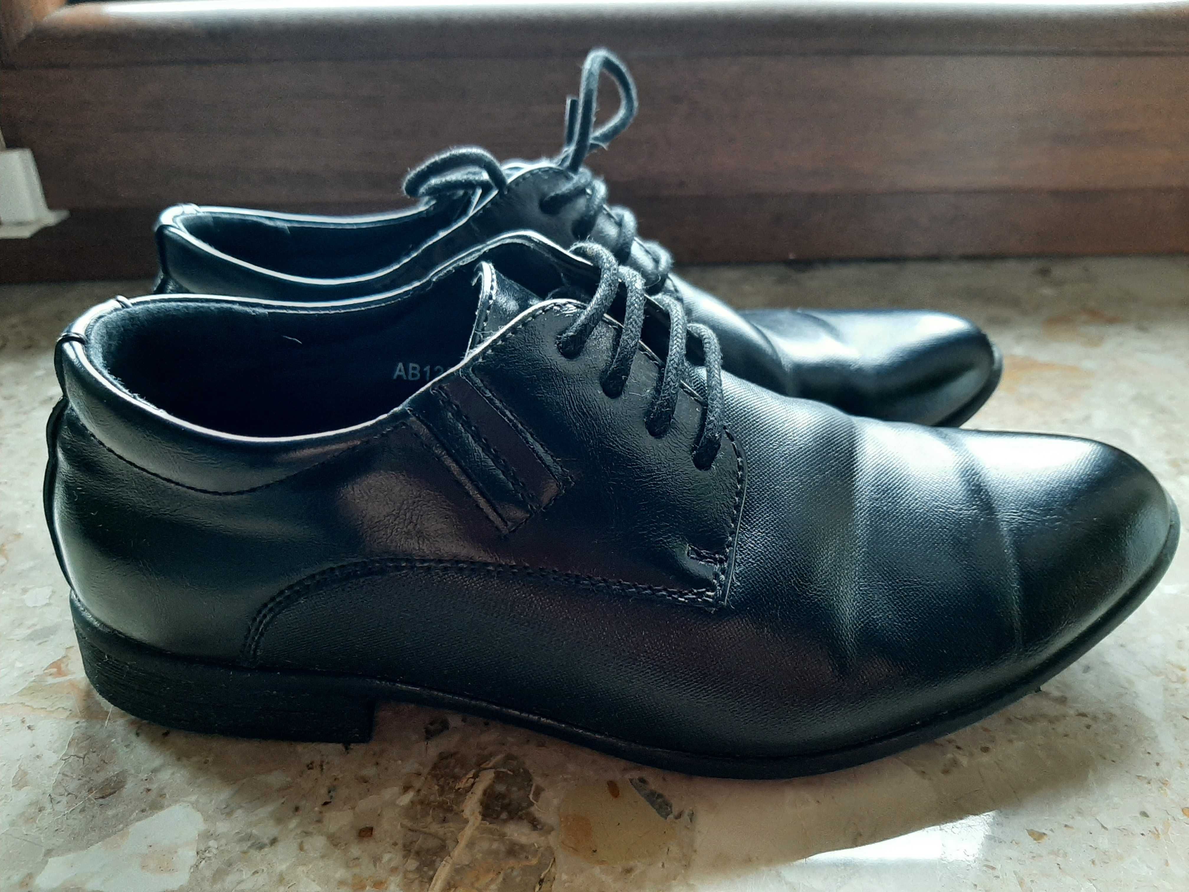 Buty chłopięce wizytowe roz 36