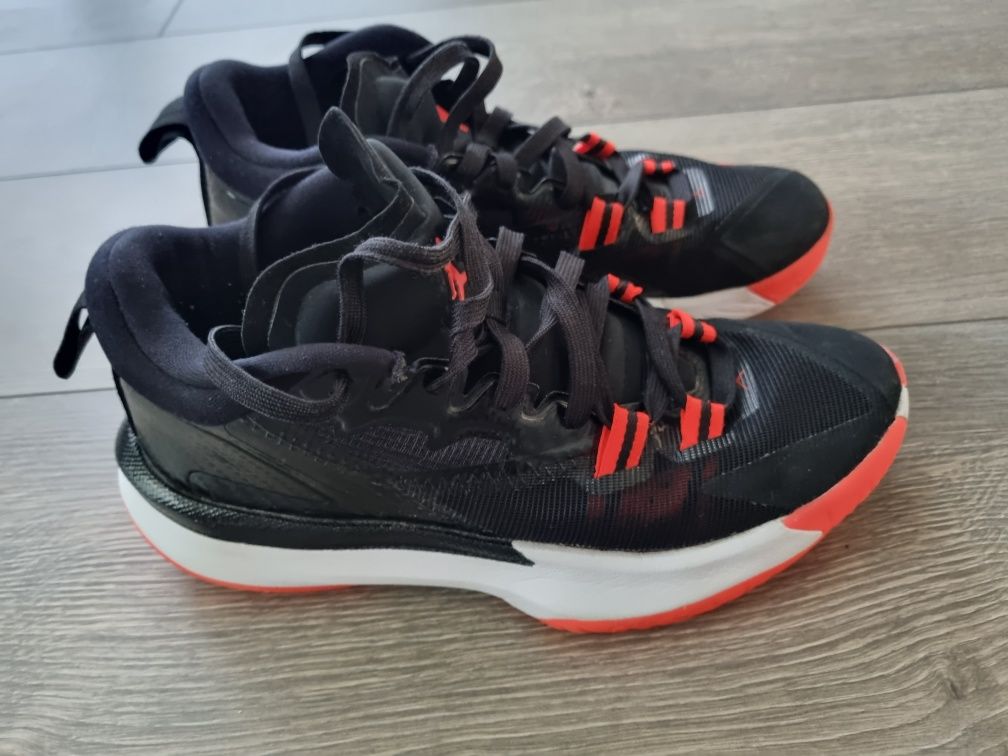 Sprzedam buty Jordan Zion 1 rozmiar 40