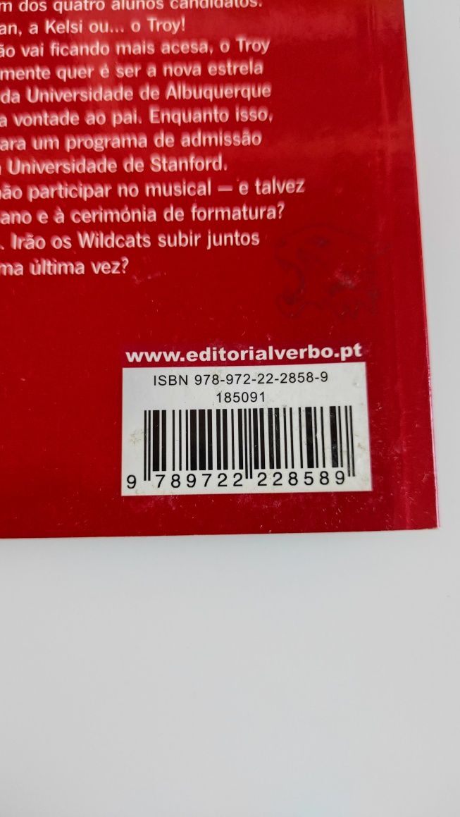 Livro "High School Musical 3 - último ano"