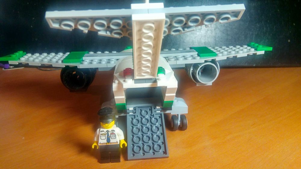 Конструктор Lego City  60101   Вантажний літак