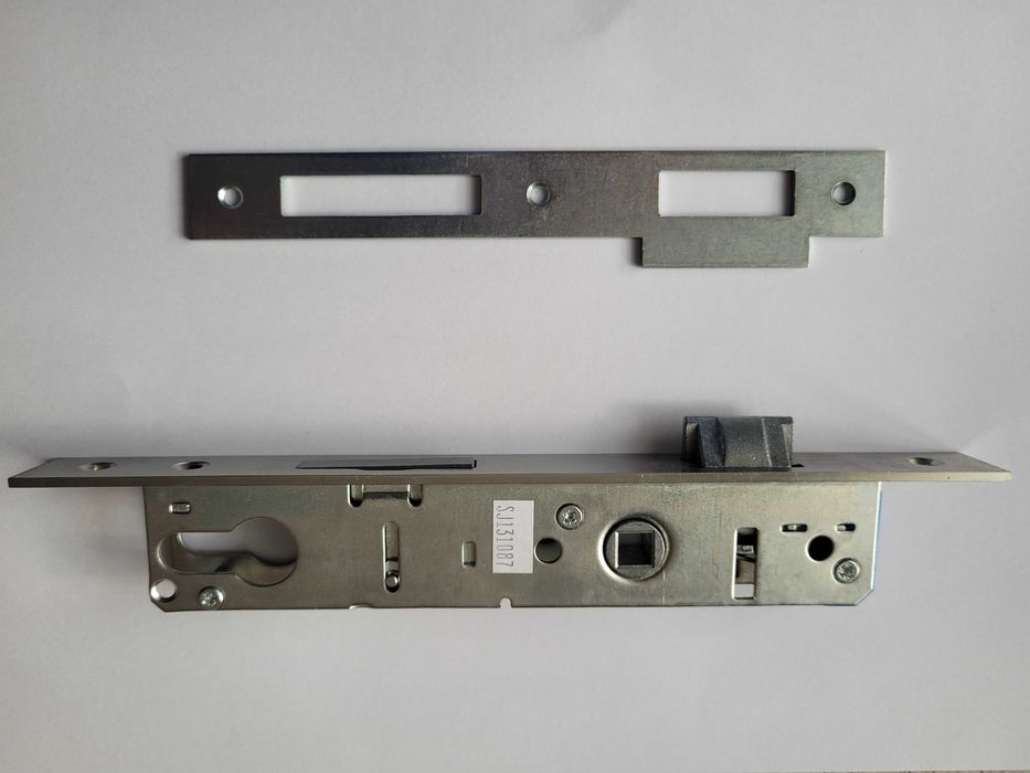 Zamek Euro-Elzett 90/20/240/22/36/180 inox + blacha zaczepowa