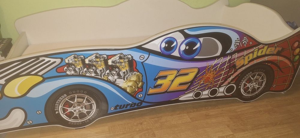 Łóżko autko wraz z materacem