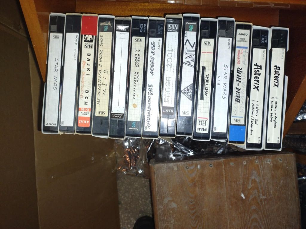 PRL Nagrane kasety VHS - 14 szt.