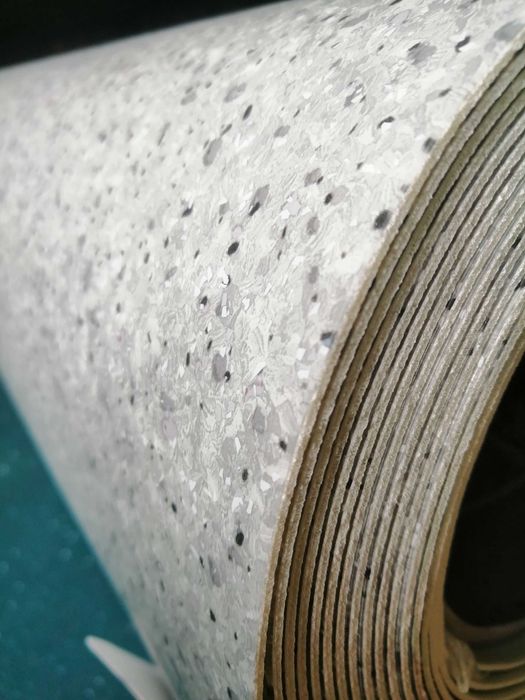 Wykładzina PCV przemysłowa z atestami Orion Chips Lentex 522-04