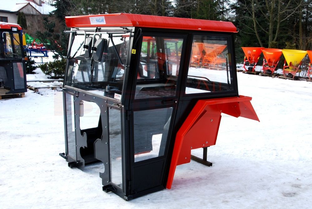 Kabina MF 255/3512 NAGLAK kanciaste błotniki