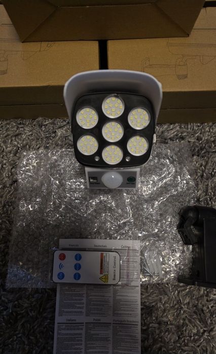 Lampa solarna Led Atrapa Kamera. Czujnik ruchu/zmierzchu. Zewnętrzna