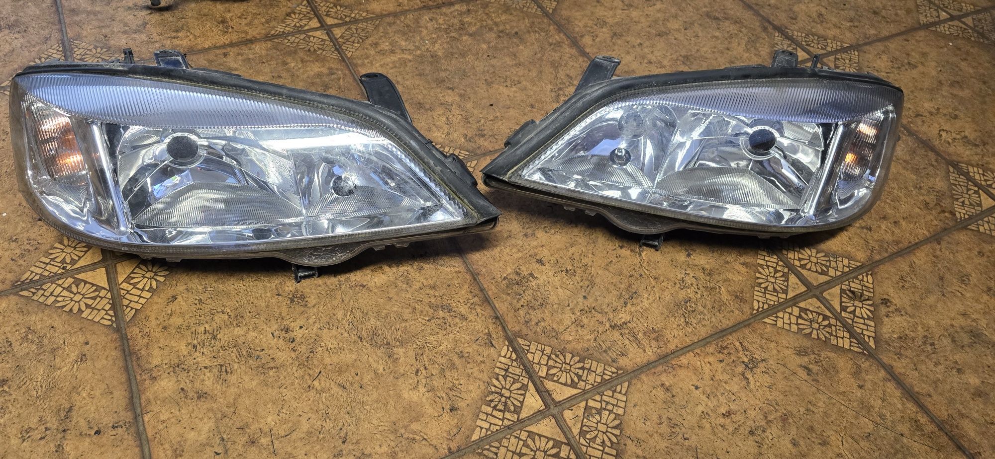 Lampa lampy przód prawa lewa Opel Astra G