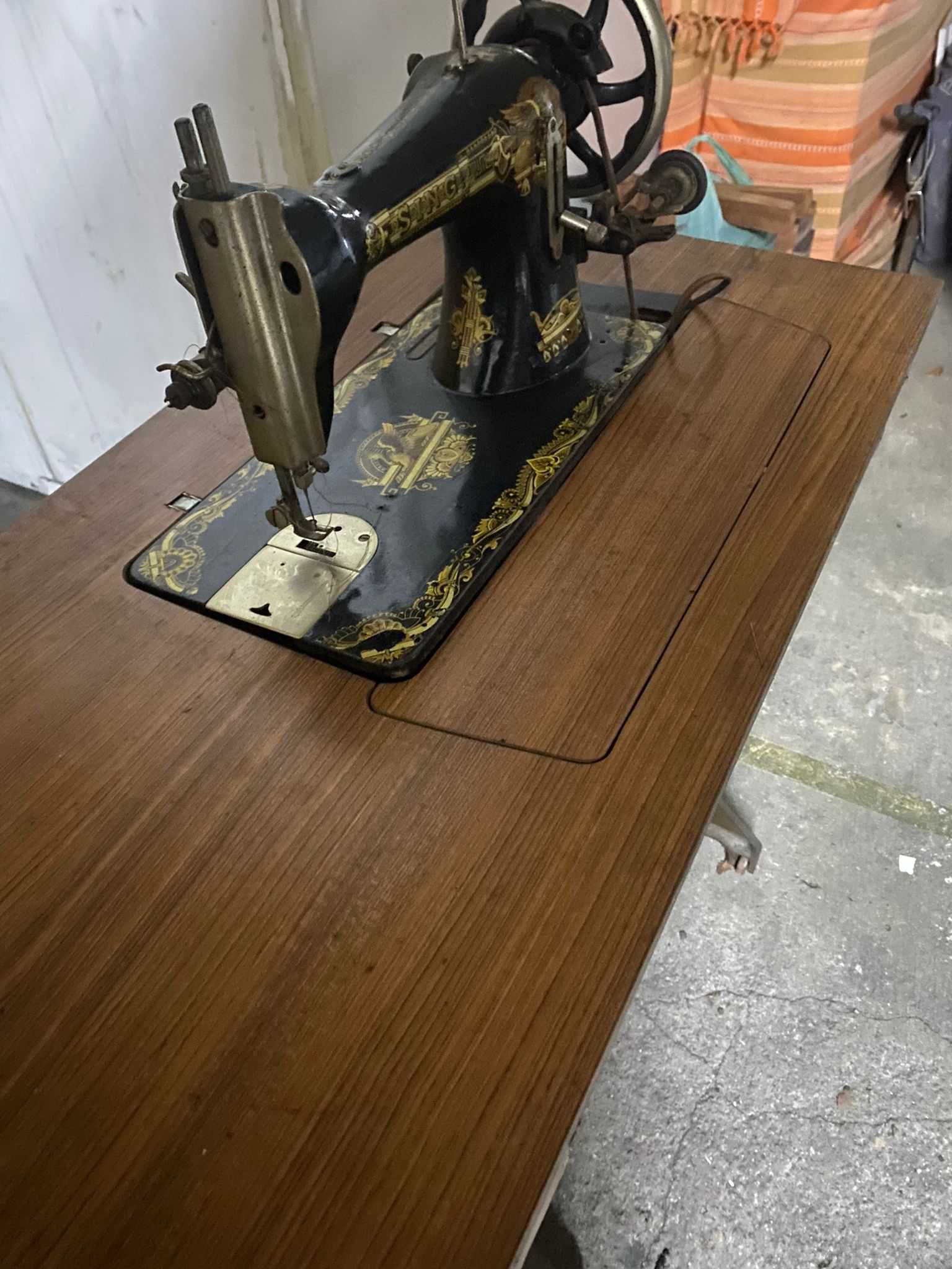 Máquina de costura vintage