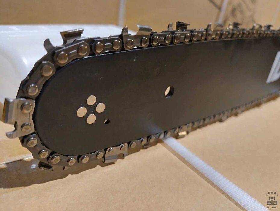 Spalinowa piła łańcuchowa DW5800