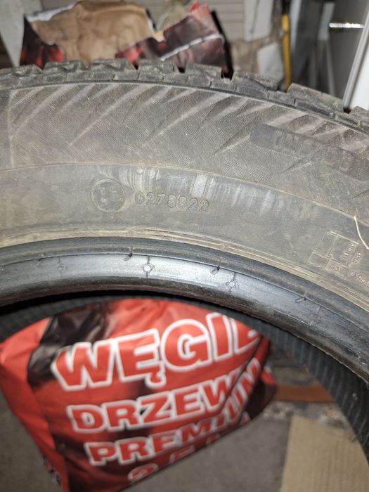 Dwie Opony zimowe 175/65/14 sprzedam