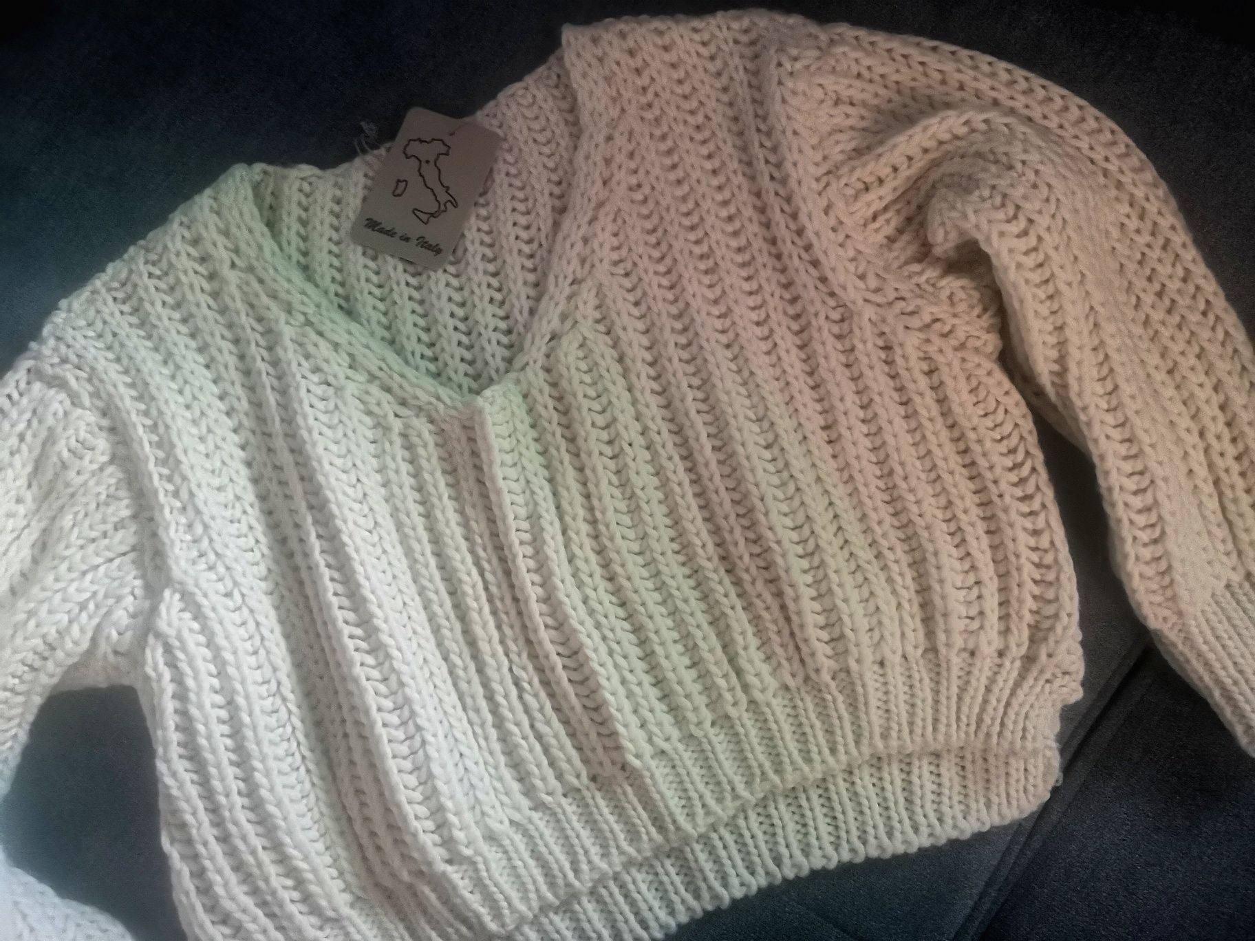Crop top krótki beżowy sweterek made in italy
