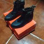 Botas em pele 37