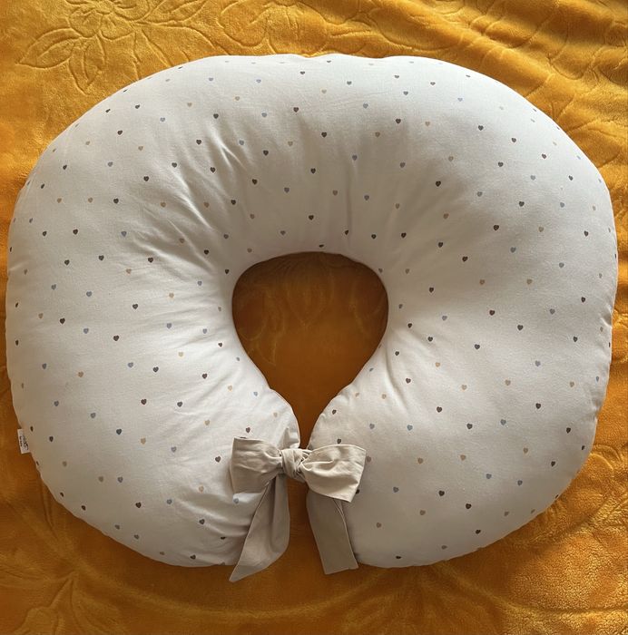 Подушку для годування