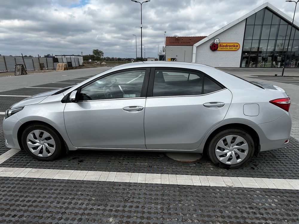 Toyota Corolla E16 ROK 2015