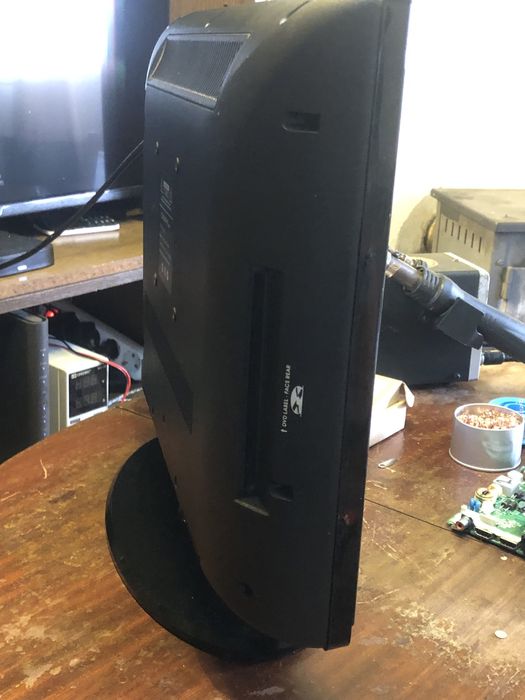 TV Crown Japan 19” com DVD e Fonte 12V