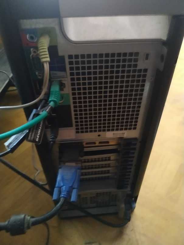 komputer stacjonarny Dell Precision T3610, RAM 16 GB, procesor e5-1603