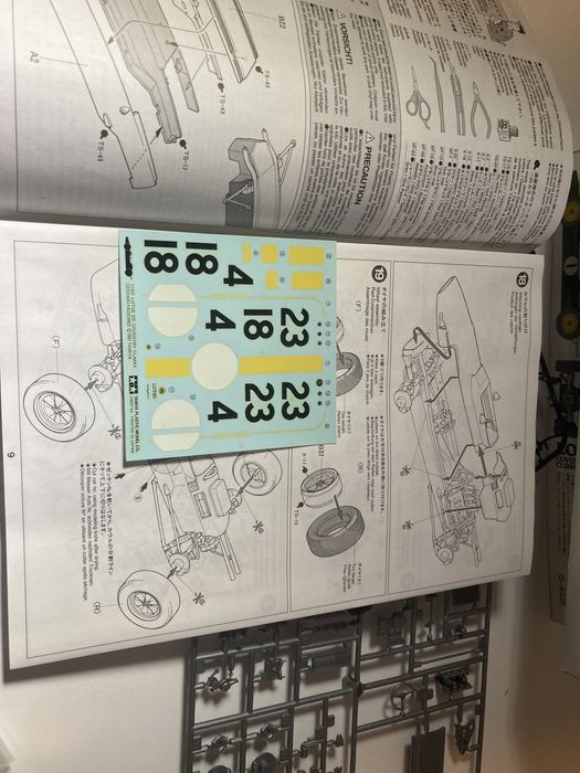 Kit Tamiya Lotus 25 Escala 1/24