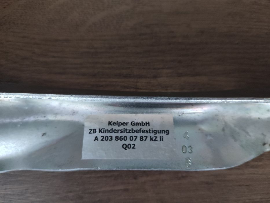 Uchwyt isofix Mercedes w203