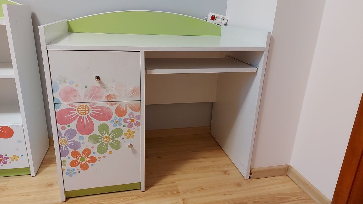 Meble biurko komoda do pokoju dziecięcego dla dzieci zestaw