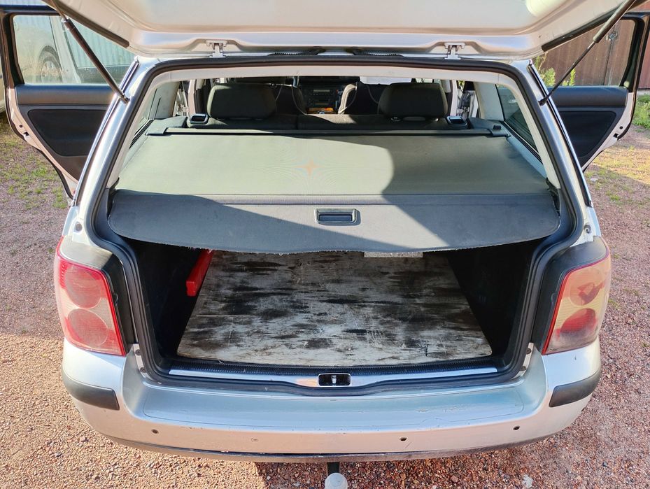 Sprzedam zadbany samochód Volkswagen Passat B-5 2001 2.0 benzyna LPG