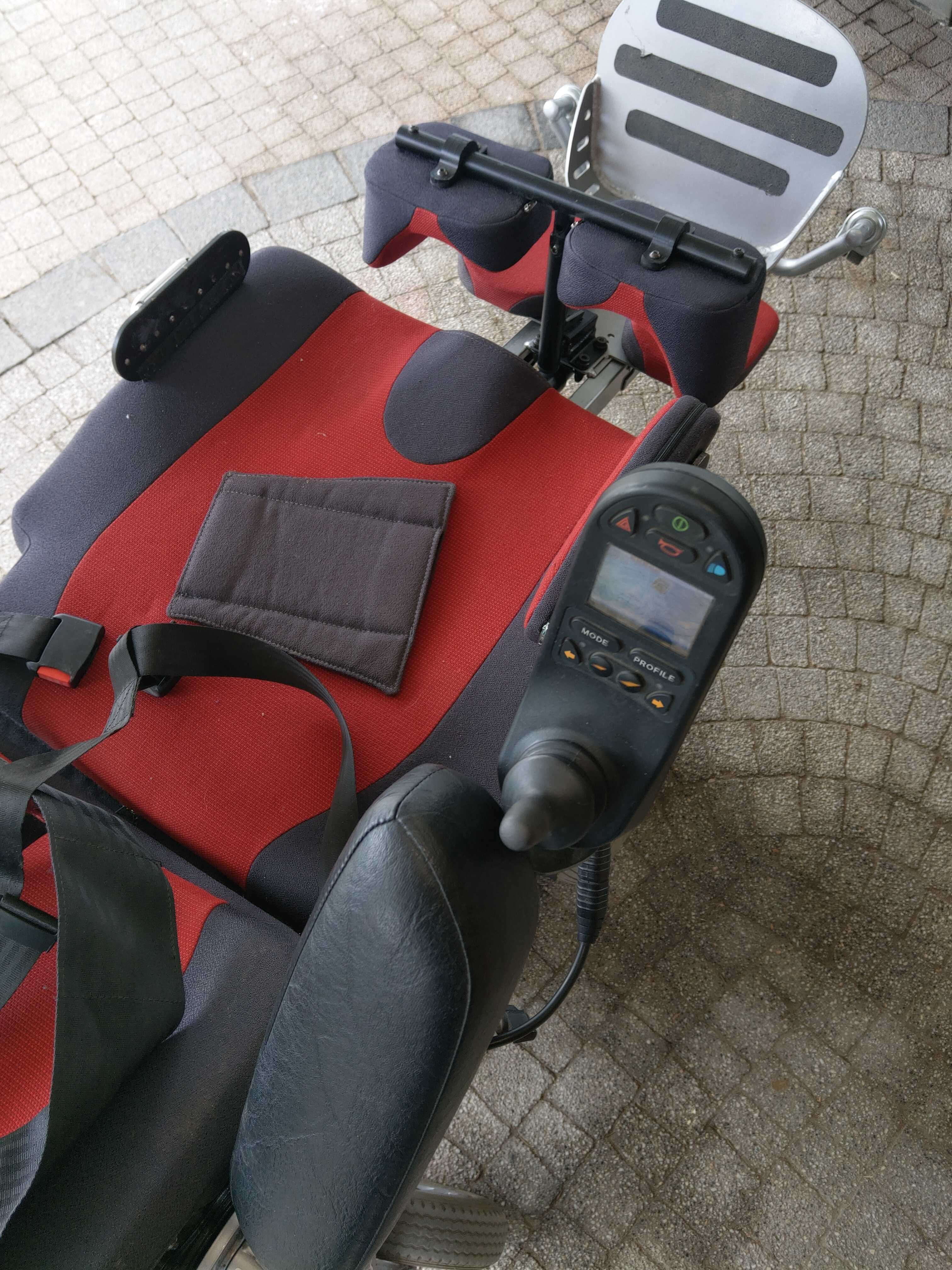 Wielofunkcyjny wózek, skuter elektryczny z pionowaniem Meyra nemo