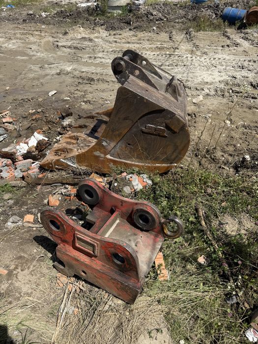 Ковш з швидкозємом  1.3 м3 для JCB 220