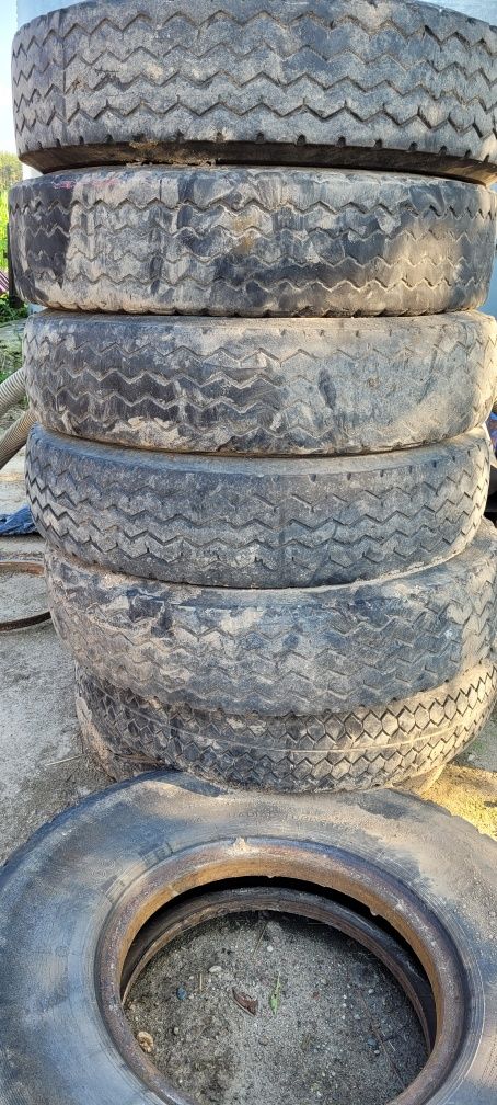 Opony 1100 R20 ..