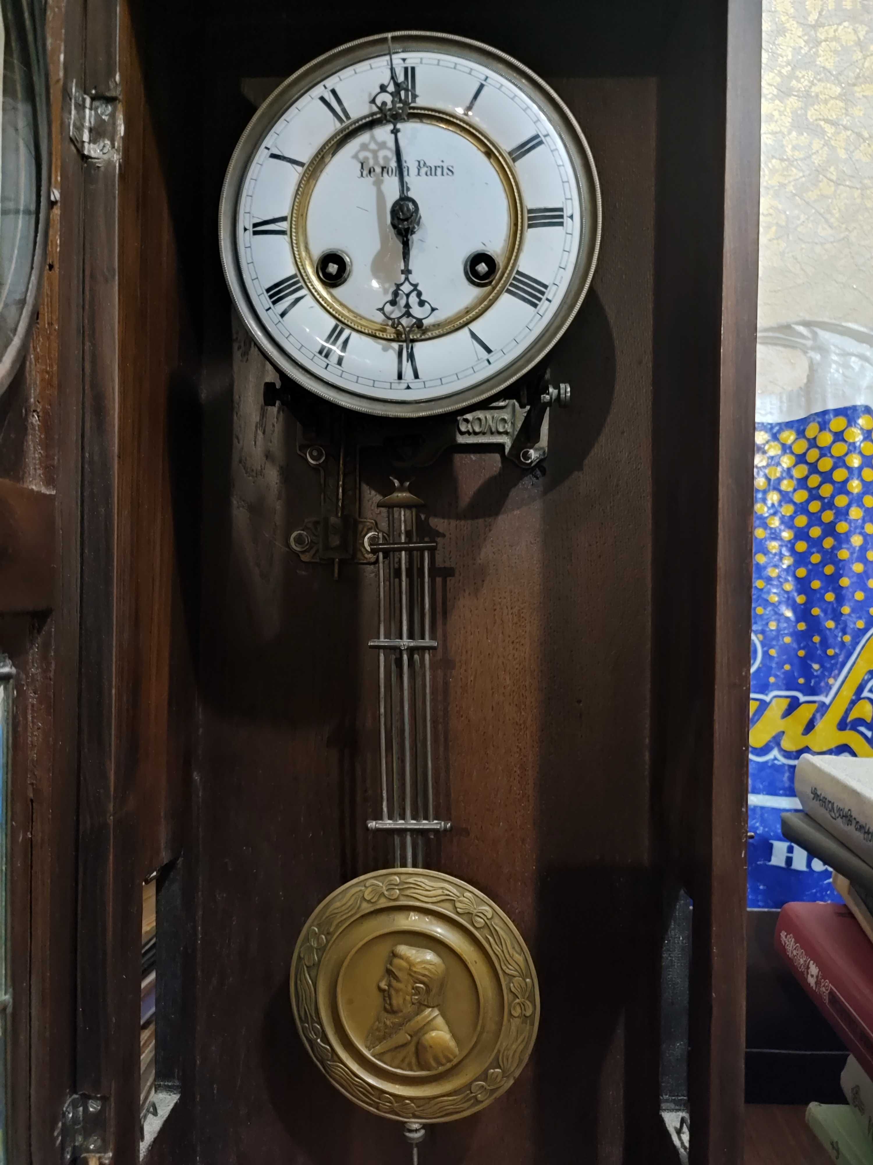 Продам старинные настенные часы с боем.