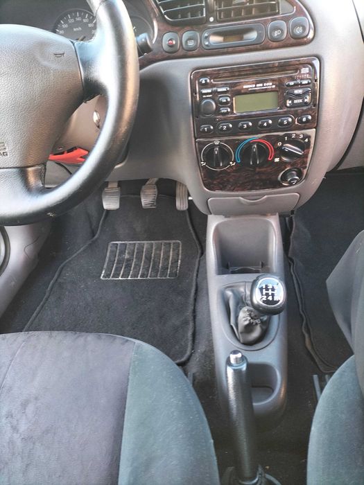 Ford Fiesta 1.25 Ghia - 2000 - inspeção até 26 de março de 2026