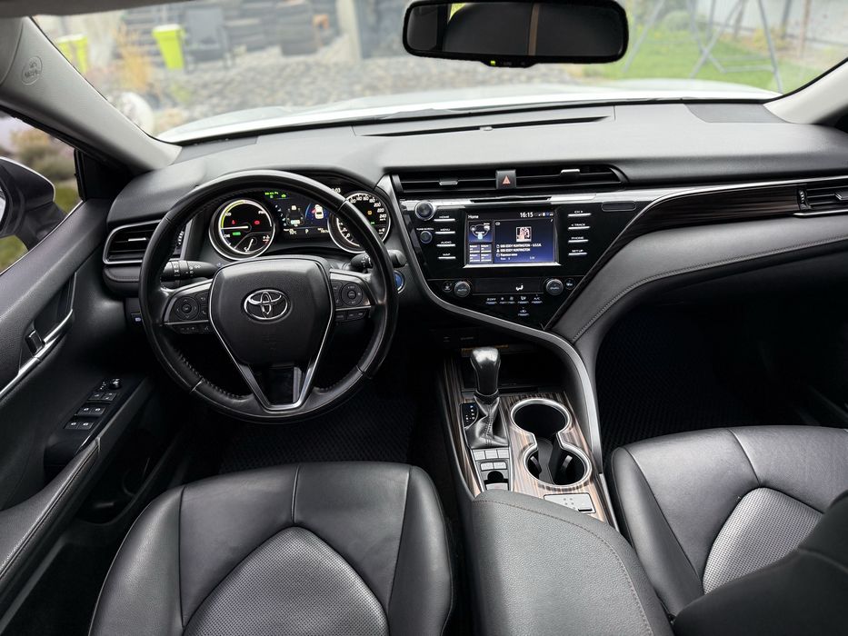 Toyota Camry 70 2.5 Hybrid 2020 официал